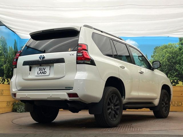 ☆全国のネクステージからお取り寄せが可能※!遠方の店舗に展示してあるクルマが気になる場合も、最寄りの店舗でご覧いただくことが可能です!是非私たちに要望をお聞かせください!※別途費用