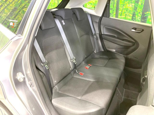 �R���p�N�g�J�[�ł����A�Z�J���h�V�[�g�͏\���ȍL����������K�ɂ���肢�������܂���V�[�g��|���đ傫�ȉו���ς񂾂�ƁA�p�r�̕����L��1��ł��B