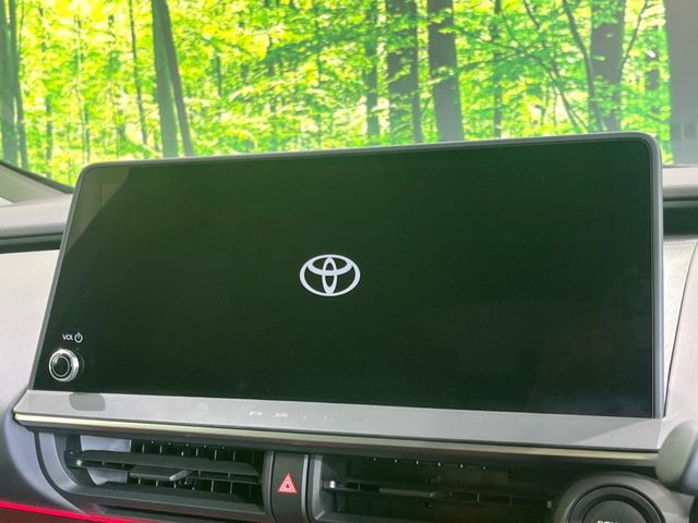 【12.3インチディスプレイオーディオ】スマートフォンと連携が可能な大画面ディスプレイオーディオです。スマートフォンのナビ機能を使用したり、Bluetooth接続で音楽もお楽しみいただけます!