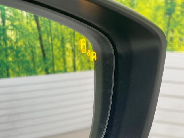 �y�u���C���h�X�|�b�g���j�^�����O�z���s���A�h�A�~���[�̎��p�ɂȂ�₷���ӏ��Ɍ㑱�Ԃ��ڋ߂���ƃT�C�h�~���[�t�߂Ɍx����\���A�h���C�o�[�ɒ��ӊ��N�����Ă���܂��B