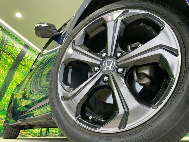 �y����18�C���`�A���~�z�C�[���z�O�ςɃ}�b�`���������A���~�z�C�[���𑕒����Ă���܂��B�e��ЊO�A���~�z�C�[����A�X�^�b�h���X�^�C�����戵�����Ă���܂��B���񂲑��k����������