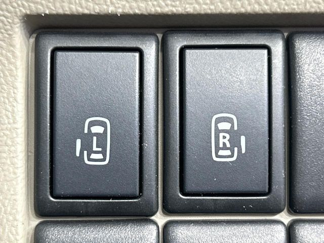 �y�����X���C�h�h�A�z���ԏ�ŗׂ̎ԂƂ̊Ԋu���������ɂ������A�X���C�h�h�A�Ȃ���S!�h�A�I�[�v������������炸�A�J�������L���̂ŏ��~�肪�Ƃ��Ă��ȒP�ł��B�傫�ȉו��̏o���������Ȃ���\��