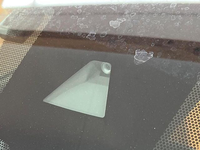 �y�C���e���W�F���g�G�}�[�W�F���V�[�u���[�L�z�t�����g�J�����őO���̎ԗ�����s�҂����m�B�Փ˂������Ȏ��͏Փ˔�Q�y���u���[�L���쓮�A�Փˉ�����T�|�[�g�B�����S�Ƀh���C�u�����y���݂��������܂��B