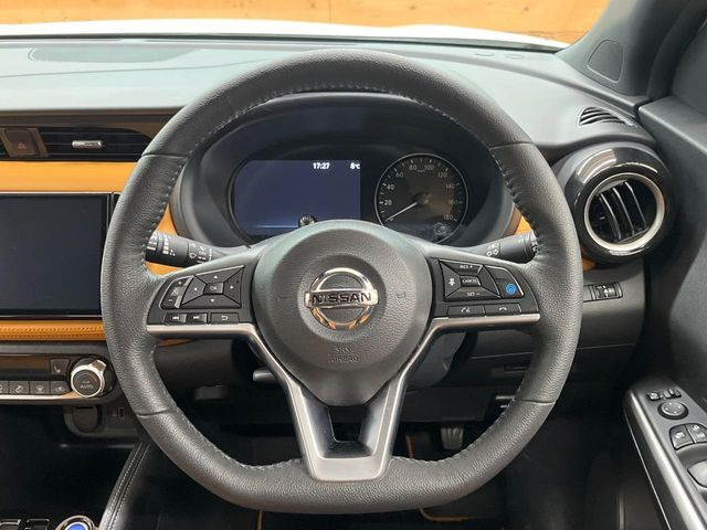 �y�����v�����X�e�A�����O�z�㎿�Ȋv���g�p���邱�ƂŁA��ɂ����������݂ƂĂ��^�]���₷���n���h���ł���