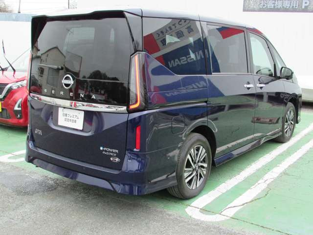 セレナ1.4 e-4ORCE ハイウェイスターV 4WD