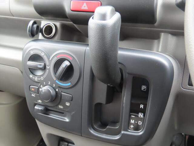 �V�t�g�m�u�̓X�����Ȃ��A���ꂢ�ȏ�Ԃł��B�����G�镔�������ꂢ���Ƒ�؂ɏ���Ă������Ƃ��킩��܂���B