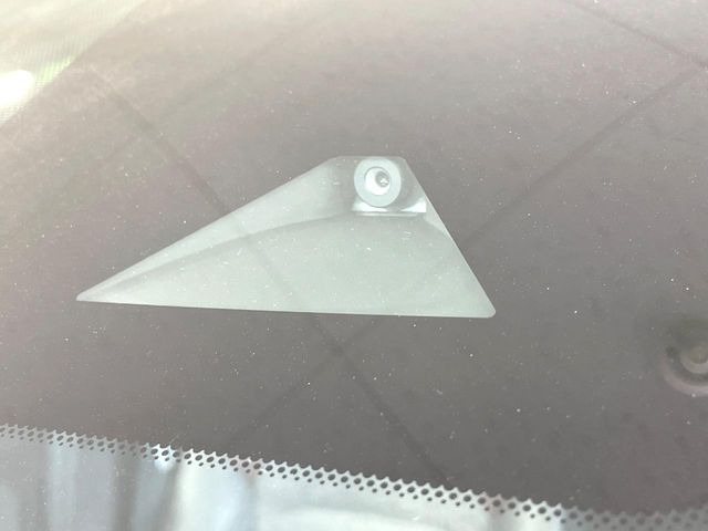 �y�C���e���W�F���g�G�}�[�W�F���V�[�u���[�L�z�t�����g�J�����őO���̎ԗ�����s�҂����m�B�Փ˂������Ȏ��͏Փ˔�Q�y���u���[�L���쓮�A�Փˉ�����T�|�[�g�B�����S�Ƀh���C�u�����y���݂��������܂��B