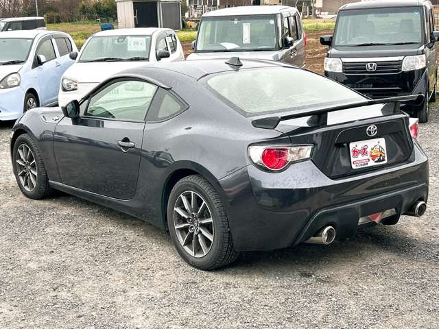 ���X�ł͌y�����Ԃ��畁�ʎԂ܂ŕ��L���I�[�����[�J�[�̎Ԏ�E�F�E�O���[�h��L�x�ɑ����Ă���܂��B