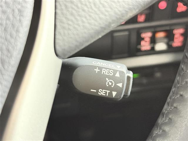 ヴォクシー1.8 ハイブリッド ZS 煌