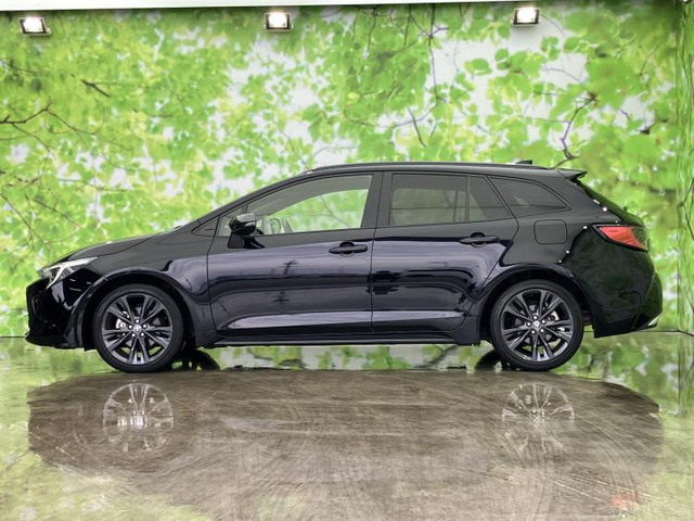 カローラツーリング1.8 ハイブリッド W×B