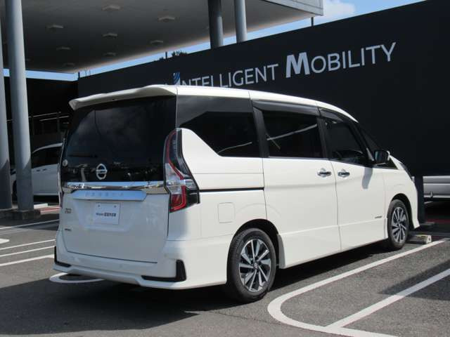 セレナ2.0 ハイウェイスターV