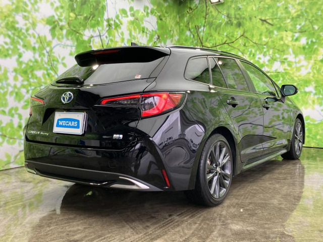 カローラツーリング1.8 ハイブリッド W×B