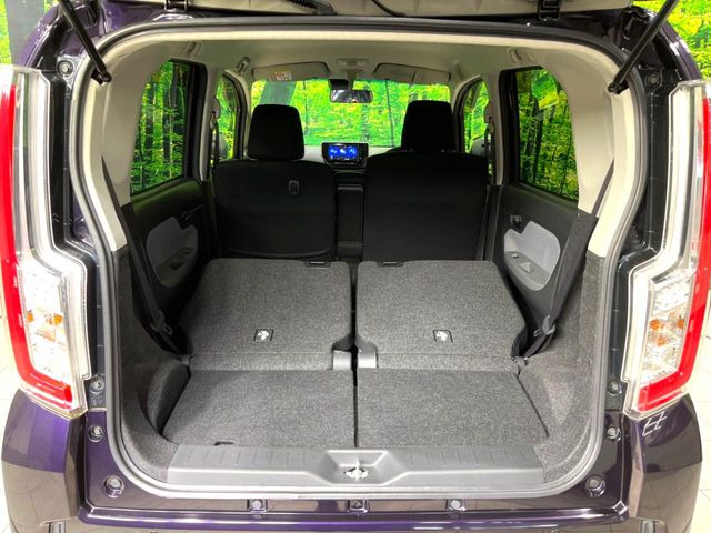 ���i�̂���������ʋ΁A���}���ɏ\���ȉ׎��X�y�[�X���m�ۂ��Ă���܂��B�Z�J���h�V�[�g��|���ƁA�傫�ȉו��̐ύڂ��\�ł���