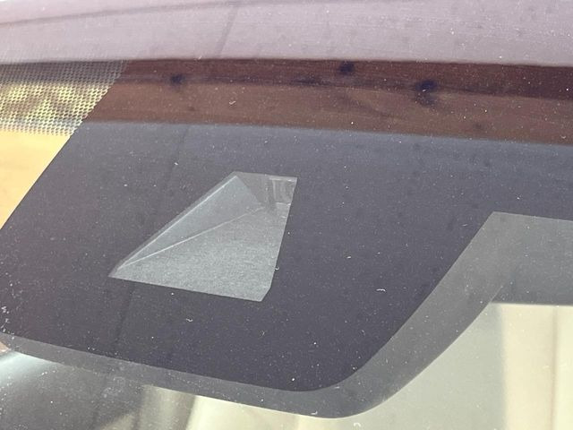 �y�g���^�Z�[�t�e�B�Z���X�z���s���ɑO���̎ԗ�����F�����A�Փ˂������Ȏ��͌x��ƃu���[�L�ŏՓˉ���Ɣ�Q�y�����A�V�X�g�B�����S�Ƀh���C�u�����y���݂��������܂��B