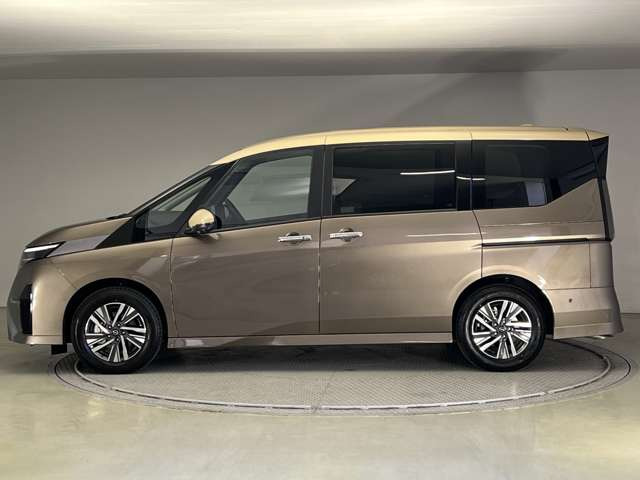 セレナ1.4 e-POWER ルキシオン