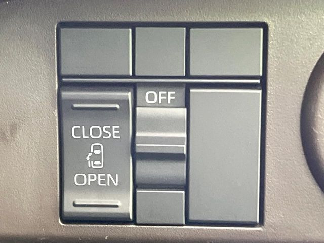 【パワースライドドア】スマートキーや運転席のスイッチでスライドドアの開閉が可能♪電動だから力を入れてドアを開ける必要が無く、小さいお子様でも、重い荷物を持っている時もラクに開け閉めできます♪