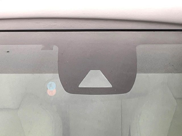 �y�g���^�Z�[�t�e�B�Z���X�z���s���ɑO���̎ԗ�����F�����A�Փ˂������Ȏ��͌x��ƃu���[�L�ŏՓˉ���Ɣ�Q�y�����A�V�X�g�B�����S�Ƀh���C�u�����y���݂��������܂��B