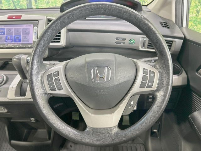 �y�X�e�A�����O�X�C�b�`�z�^�]���A�O������ڐ������炷���ƂȂ��A�I�[�f�B�I���̑��삪�\�ȕ֗��@�\!���S&���K�ȃh���C�u�����o���Ă���܂���