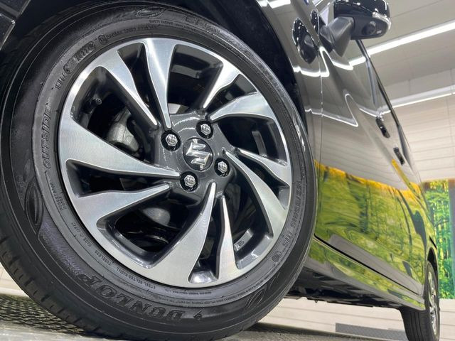 �y�����A���~�z�C�[���z�O�ςɃ}�b�`���������A���~�z�C�[���𑕒����Ă���܂��B�e��ЊO�A���~�z�C�[����A�X�^�b�h���X�^�C�����戵�����Ă���܂��B���񂲑��k����������