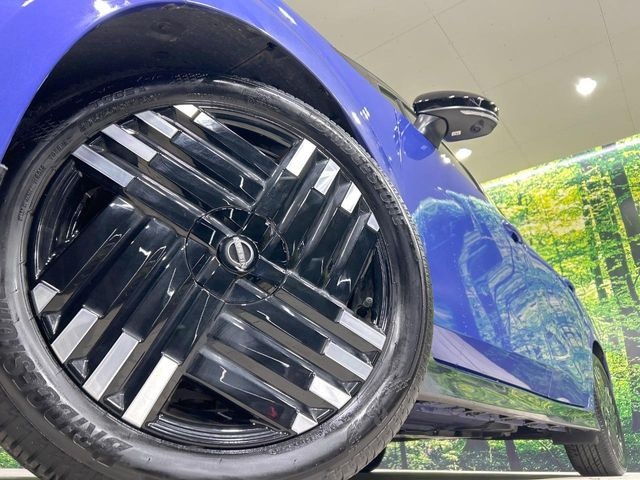 �y����17�C���`�A���~�z�C�[���z�O�ςɃ}�b�`���������A���~�z�C�[���𑕒����Ă���܂��B�e��ЊO�A���~�z�C�[����A�X�^�b�h���X�^�C�����戵�����Ă���܂��B���񂲑��k����������