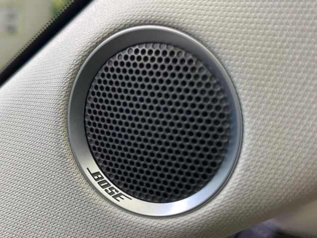 �yBOSE�T�E���h�V�X�e���z���[�J�[�I�v�V�����̍��i�ʃT�E���h�V�X�e���𓋍ځB��p�̃`���[�j���O���{���ꂽ�召�l�X�ȃX�s�[�J�[����ǎ��ȃT�E���h���t�ł��A�Տꊴ���ӂ�鉹����Ԃ����o���܂��B