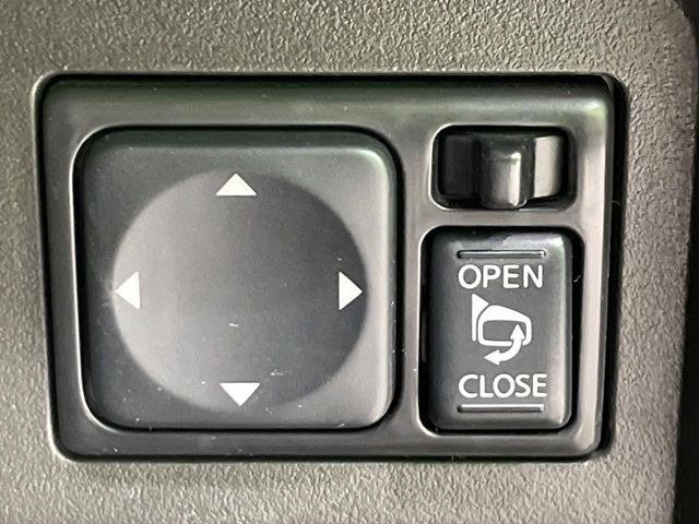 �y�d���i�[�~���[�z�T�C�h�~���[�͓d���i�[���ƂȂ��Ă���A�������ԏ�ł��L�Y�������X�N��}�����܂��B