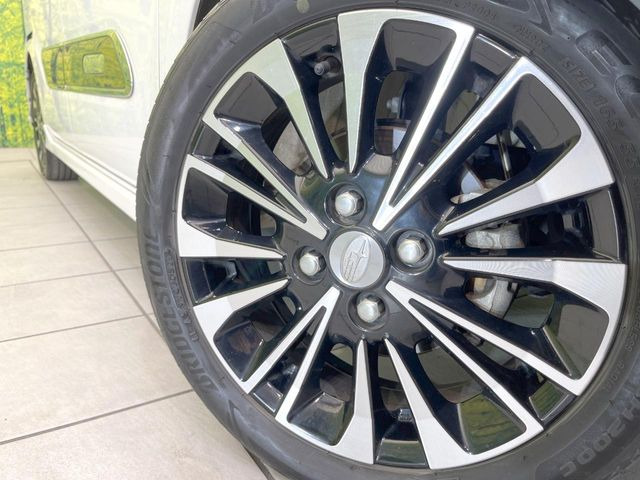 �y����15�C���`�A���~�z�C�[���z�O�ςɃ}�b�`���������A���~�z�C�[���𑕒����Ă���܂��B�e��ЊO�A���~�z�C�[����A�X�^�b�h���X�^�C�����戵�����Ă���܂��B���񂲑��k����������