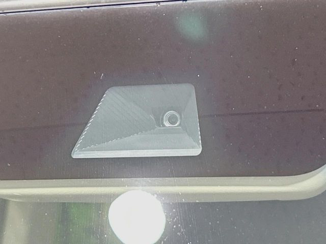 �y�z���_�Z���V���O�z���s���ɑO���̎ԗ�����F�����A�Փ˂������Ȏ��͌x��ƃu���[�L�ŏՓˉ���Ɣ�Q�y�����A�V�X�g�B�����S�Ƀh���C�u�����y���݂��������܂��B