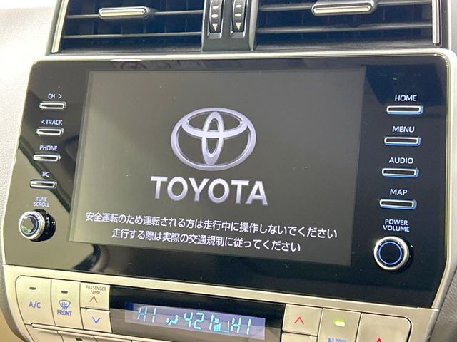 【9インチ ディスプレイオーディオ】大画面ディスプレイへお持ちのスマートフォンと連携して、ナビやbluetoothでの音楽再生が可能です♪デザインはもちろん操作性も良好!別途ナビ機能の取付可能です♪