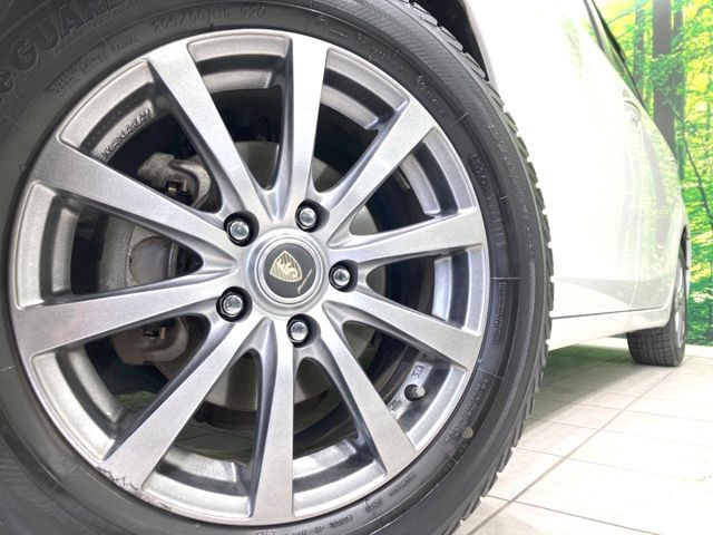 【16インチアルミホイール】外観にマッチしたアルミホイールを装着しております。各種アルミホイールや、スタッドレスタイヤも取扱いしております。是非ご相談ください♪