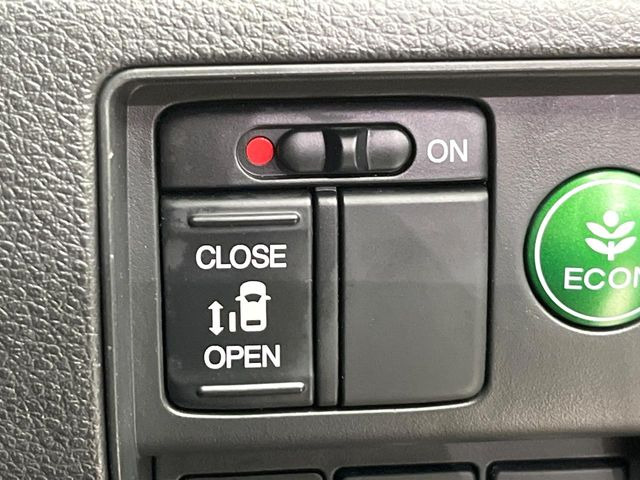 �y�p���[�X���C�h�h�A�z�X�}�[�g�L�[��^�]�Ȃ̃X�C�b�`�ŃX���C�h�h�A�̊J���\���d��������͂����ăh�A���J����K�v�������A���������q�l�ł��A�d���ו��������Ă��鎞�����N�ɊJ���߂ł��܂���