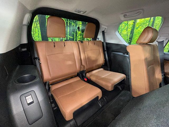 3列目シートはもちろん状態良好☆大人でもゆったりと座って頂けますので、大人数でのお出かけもラクラクです♪ご家族で、気の知れた仲間で、ドライブに行くのが楽しみですね♪