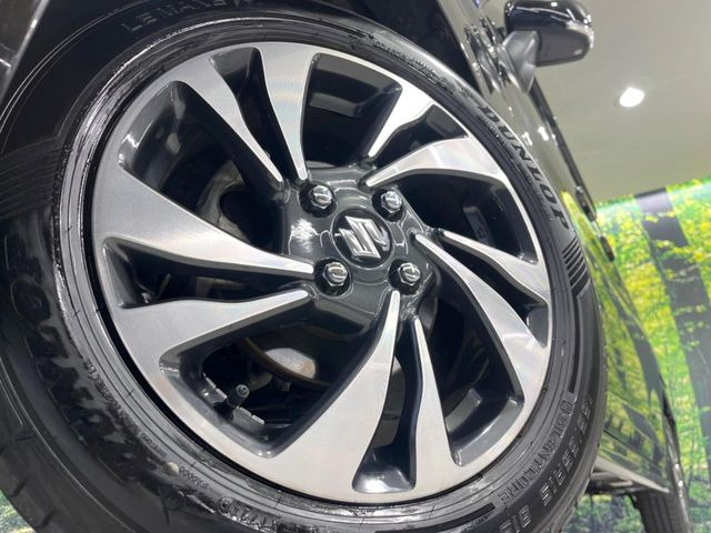 �y����15�C���`�A���~�z�C�[���z�O�ςɃ}�b�`���������A���~�z�C�[���𑕒����Ă���܂��B�e��ЊO�A���~�z�C�[����A�X�^�b�h���X�^�C�����戵�����Ă���܂��B���񂲑��k����������