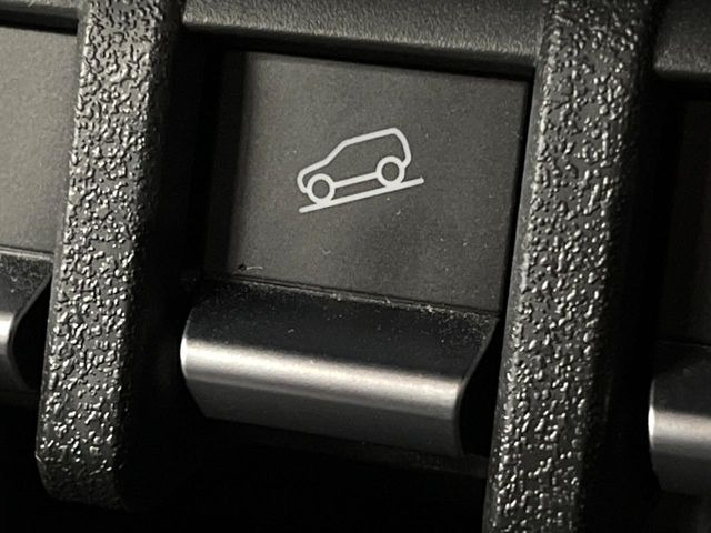 �y�_�E���q���A�V�X�g�z�}�ȍ⓹������Ƃ��Ɏ����Ńu���[�L�𐧌�A���̒ᑬ�x��ۂ��܂��B�ᓹ�∫�H�ȂǊ���₷���H�ʂ̉����ł��^�C�������b�N���Ȃ�������S!�n���h������ɏW���ł��܂�!