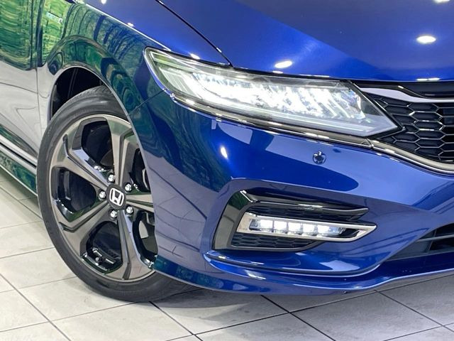 �yLED�w�b�h���C�g�z���V����ԑ��s�����ǍD�Ȏ��E���m�ۂ����S���ĉ^�]�ł��鍂�P�xLED�w�b�h���C�g�𑕔�!�_�����x�������A����d�͂��}�����Ă��܂��B