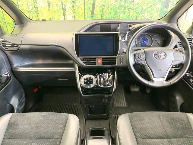 ヴォクシー1.8 ハイブリッド ZS 煌III