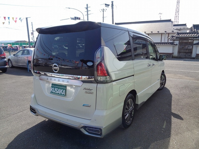 セレナ2.0 ライダー オーテック 30thアニバーサリー