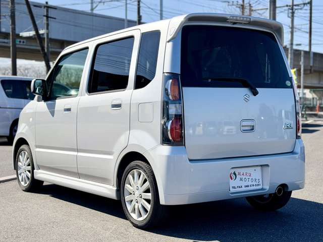 ���������ԑ����W�����ł�!���̋@��ɐ��񂲗��X������!