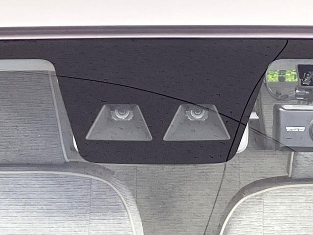 �y�X�}�[�g�A�V�X�g�z���s���ɑO���̎ԗ�����F�����A�Փ˂������Ȏ��͌x��ƃu���[�L�ŏՓˉ���Ɣ�Q�y�����A�V�X�g�B�����S�Ƀh���C�u�����y���݂��������܂��B