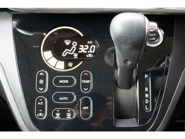 �I�[�g�G�A�R��