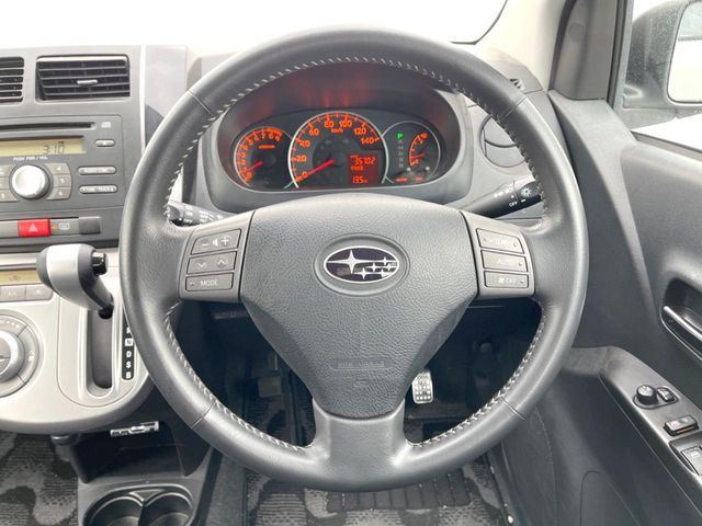 �y�����v�����X�e�A�����O�z�㎿�Ȋv���g�p���邱�ƂŁA��ɂ����������݂ƂĂ��^�]���₷���n���h���ł���