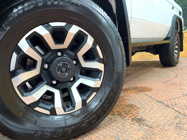 �y�����A���~�z�C�[���z�O�ςɃ}�b�`���������A���~�z�C�[���𑕒����Ă���܂��B�e��ЊO�A���~�z�C�[����A�X�^�b�h���X�^�C�����戵�����Ă���܂��B���񂲑��k����������