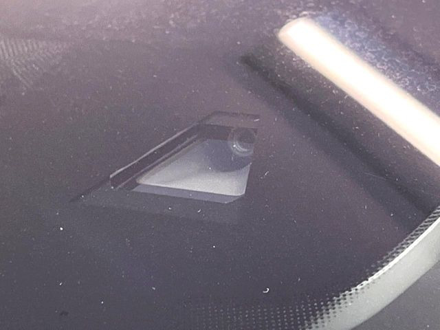 ���v���N���b�V���Z�[�t�e�B�V�X�e��:�i�H��̐�s�Ԃ��Q���Ȃǂ��~���g���[�_�[�Ō��o���A�Փ˂���\���������Ɣ��f�����ꍇ�Ɍx���u���[�L�̐���ɂ��Փˉ�����x�����܂��B