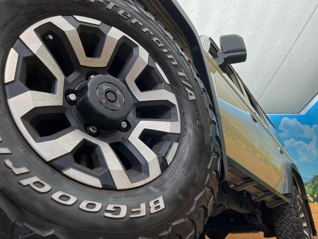 �y�����A���~�z�C�[���z�O�ςɃ}�b�`���������A���~�z�C�[���𑕒����Ă���܂��B�e��ЊO�A���~�z�C�[����A�X�^�b�h���X�^�C�����戵�����Ă���܂��B���񂲑��k����������