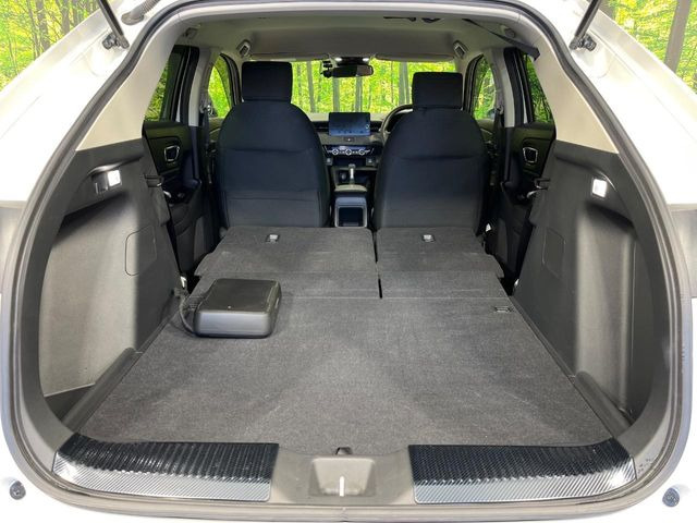 ���i�̂���������ʋ΁A���}���ɏ\���ȉ׎��X�y�[�X���m�ۂ��Ă���܂��B�Z�J���h�V�[�g��|���ƁA�傫�ȉו��̐ύڂ��\�ł���