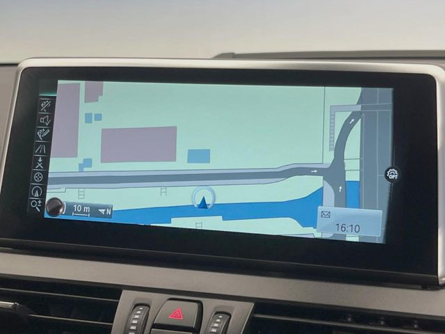 �������i�r:��̊��̂���i�r�́A����������ԓ������o���Ă���܂��B�I�[�f�B�I�@�\���[�����Ă���܂��̂ŁA�^�]�����y���߂܂���