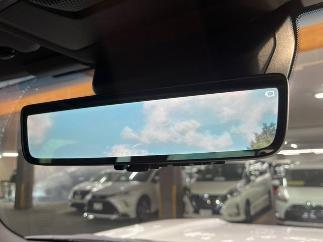 �y�f�W�^���C���i�[�~���[�z��Ȃ̑傫�ȉו��⓯��҂Ō�����m�F���Â炢���ł����S!�J�������B�e�����ԗ�����̉f�������[���~���[���ɕ\���B