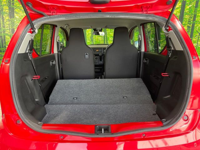 ���i�̂���������ʋ΁A���}���ɏ\���ȉ׎��X�y�[�X���m�ۂ��Ă���܂��B�Z�J���h�V�[�g��|���ƁA�傫�ȉו��̐ύڂ��\�ł���