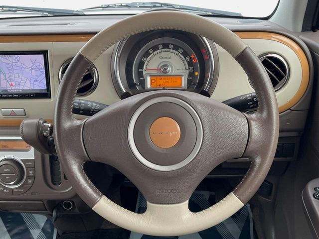 �y�����v�����X�e�A�����O�z�㎿�Ȋv���g�p���邱�ƂŁA��ɂ����������݂ƂĂ��^�]���₷���n���h���ł���