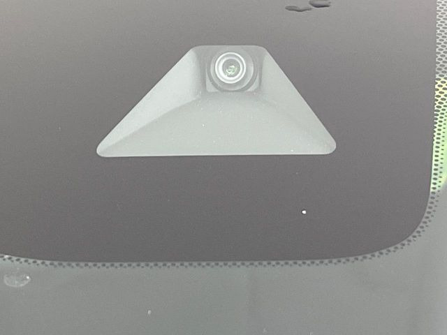 �y�C���e���W�F���g�G�}�[�W�F���V�[�u���[�L�z�t�����g�J�����őO���̎ԗ�����s�҂����m�B�Փ˂������Ȏ��͏Փ˔�Q�y���u���[�L���쓮�A�Փˉ�����T�|�[�g�B�����S�Ƀh���C�u�����y���݂��������܂��B